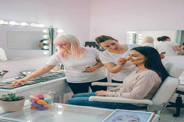 Best international makeup artist